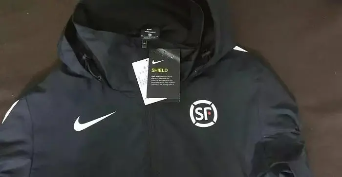 50 元的外卖工服把中国“中产三宝”的体面戳破了