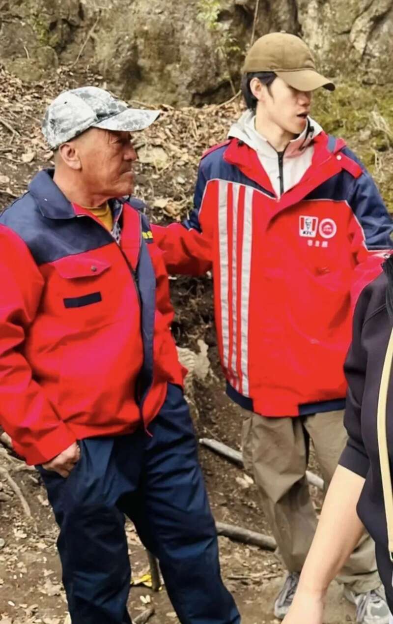 50 元的外卖工服把中国“中产三宝”的体面戳破了